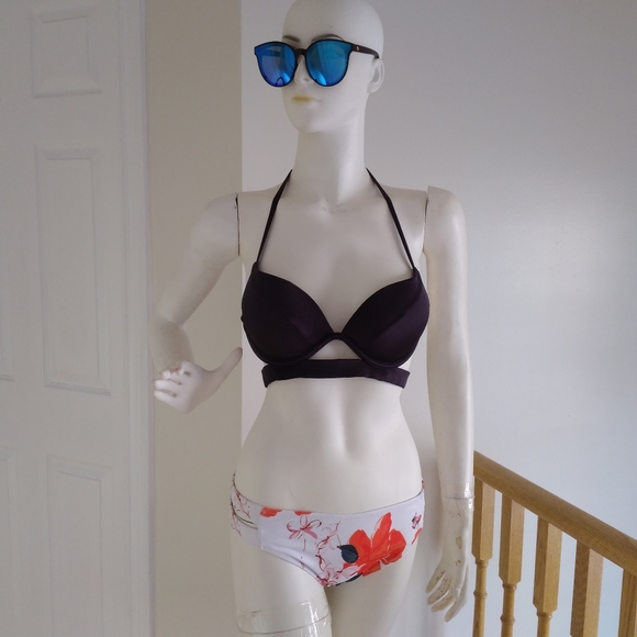 Victoria Secret Strappy Side Swim Top - Picture 9 of 9